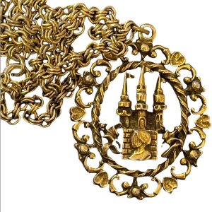 Vintage fine Coro Castle & knight magestic pendant necklace fancy ornate gold