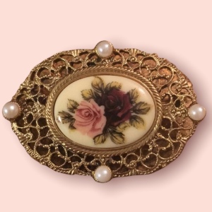 Vintage faux pearl gold tone flower cameo brooch