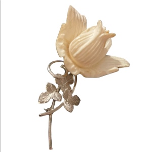 Vintage Boyd Bond Sterling silver & resin flower brooch