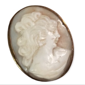 Large 14k Gold Shell cameo 1940 pendant brooch