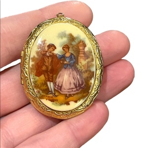 Vintage 1960s Fragonard French Victorian Scene Large Cameo Locket gold finish