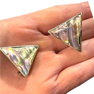 Vintage 1980s Alpaca Mexico Silver finish Abalone TRIANGLE clip on earrings