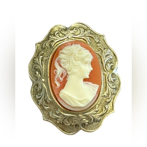 Vintage Ornate gold finish Resin CAMEO brooch