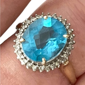 Stunning Vintage 10k Yellow Gold Large London Blue Topaz & Diamond ring