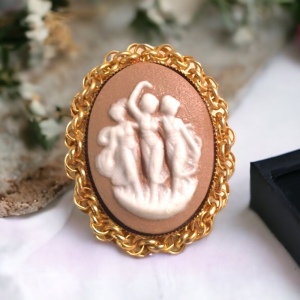 Vintage 3 graces ceramic cameo pendant brooch