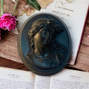 Antique Jet High relief resin cameo brooch vulcanite?