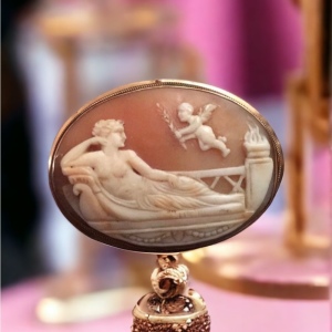 Antique Victorian 14k Gold Angel Cameo Brooch