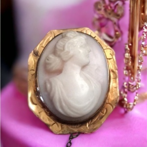 Victorian Antique 10k Gold Cameo