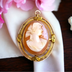 Antique 10k Gold hand carved cameo brooch pendant