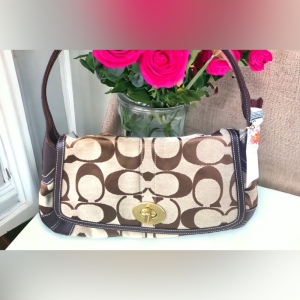 Coach 11267 Signature shoulder bag NWOT