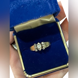 Vintage 1970s Dynasy 14k GOLD Diamond Engagement Ring