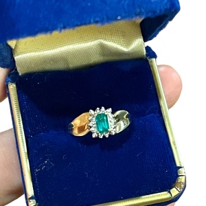 Vintage 10k GOLD Emerald & Diamond ring 1960s