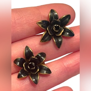 Antique Art deco 1920s brass black painted mourning flower screw back earrings