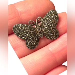 Lovely small sterling silver 925 marcasite butterfly brooch