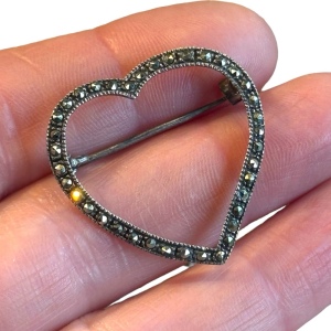 Lovely sterling silver 925 marcasite heart brooch vintage