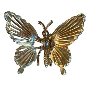 Vintage 1970s gold plt fluttering butterfly brooch