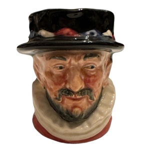 Vintsge Royal Doulton Beefeater mini toby mug ceramic