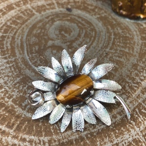 Vintage brushed silver & tiger eye flower brooch