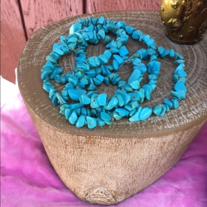 Vintage southwestern style turquoise chip necklace 34’