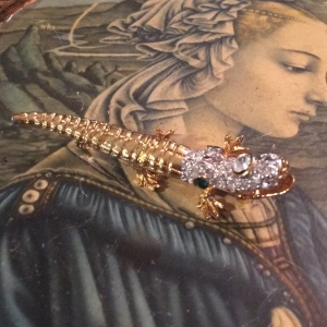 Vintage crystal gold tone aligator brooch