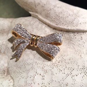 VTG Krememtz Gold rhinestone crystal brooch