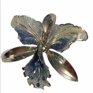 Vintage 1960s silver Orchid rhinestone brooch