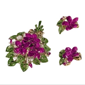 Vintage Flower brooch & Clip on earrings