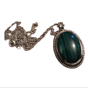 VTG Sterling 925 Malachite Oval pendant necklace