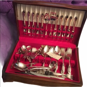 - Vintage Community Silverware cutlery Set VG