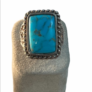 Vintage Designer sterling silver Lg ring Turquoise