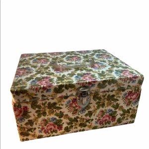 Vintage MC Fabric covered flower sewing box 🌺