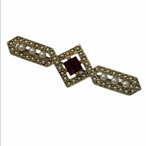 VTG faux pearl bar brooch with red crystal