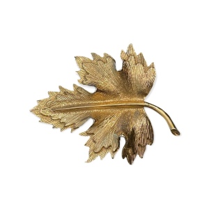 Vintage Sarah Coventry brushed gold maple leaf brooch