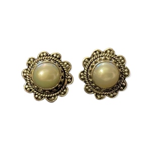 Sterling silver faux pearl round pierced earrings