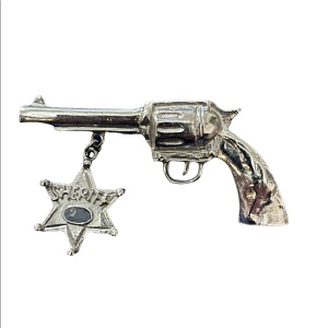 Vintage gun sheriff brooch hat pin