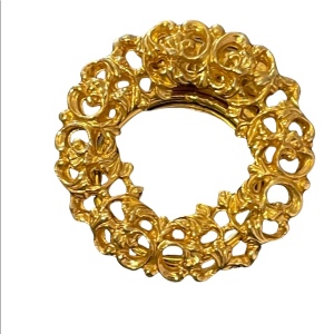 Vintage gold finish ornate wreath scarf clip