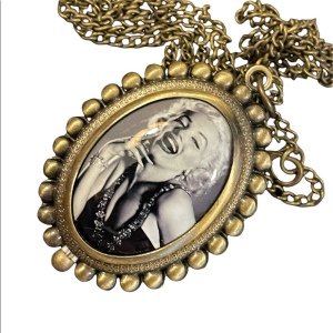 Antiqued Marilyn Monroe Necklace watch NIB New