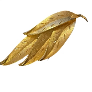 Brushed gold large leaf brooch