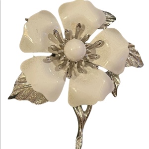 Vintage 1960s Silver metal & white enameled fancy flower brooch