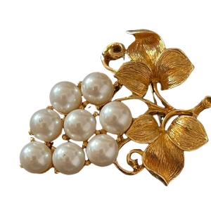 Vintage gold finish faux pearl fancy vine grape brooch