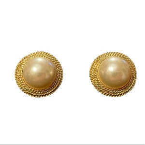 Vintage 1980s gold finish faux pearl chunky earrings pierced