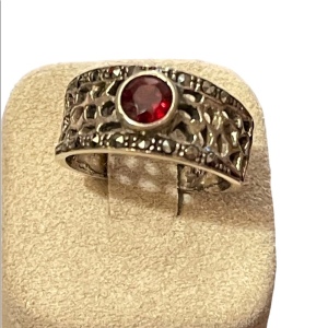 Fancy band Garnet sterling silver FAS marcasite ring