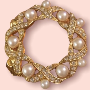 Gold tone Faux pearl crystal wreath brooch