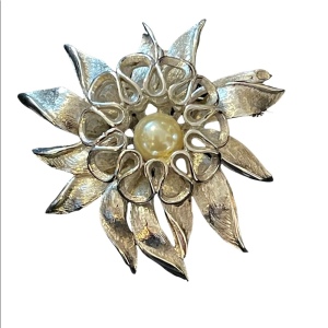 Vintage brushed silver faux pearl large fancy flower brooch