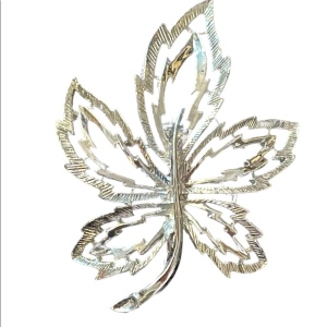 Fancy brushed silver large maple leaf brooch