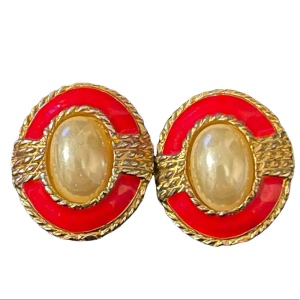 Vintage gold tone red enamel faux pearl earrings pierced