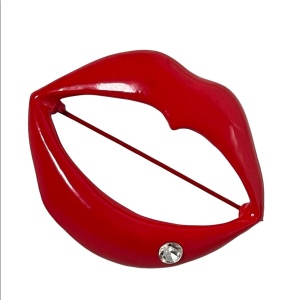 Red enamel metal lips brooch soo fun! rhinestone