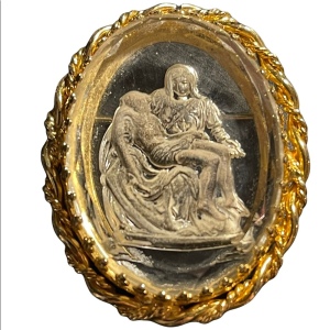 Michelangelo's La Pieta vintage WARNER gold cameo brooch