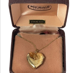 Vintage Boyd Bond sterling silver gold plated heart locket necklace in box