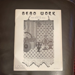 Vintage oop Beadwork book Make Antique Bead bags & purses patterns hats jewelry